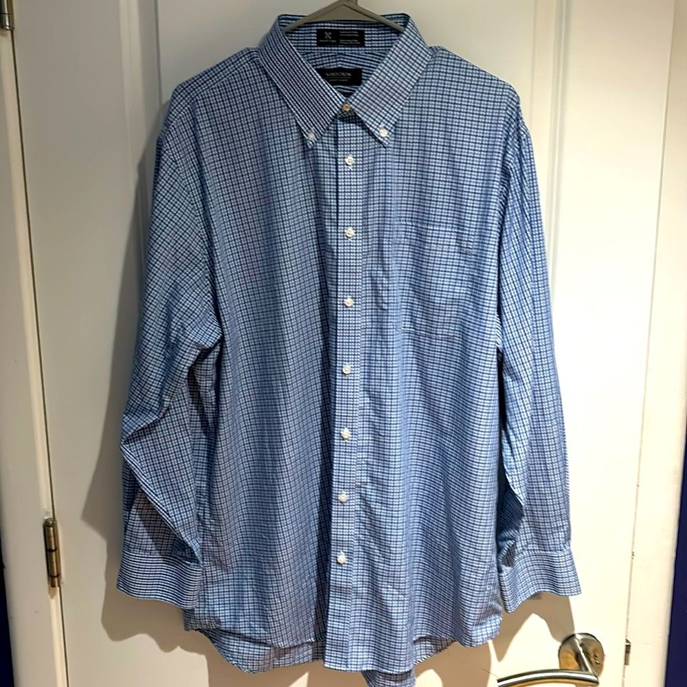 EUC Nordstrom Navy and Light Blue Checkered Dress Shirt